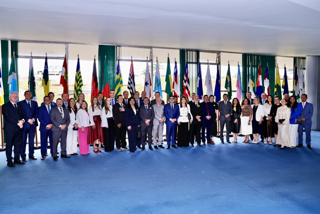 https://cfc.org.br/wp-content/uploads/2026/05/Solenidade_Senado-1024x683.jpeg